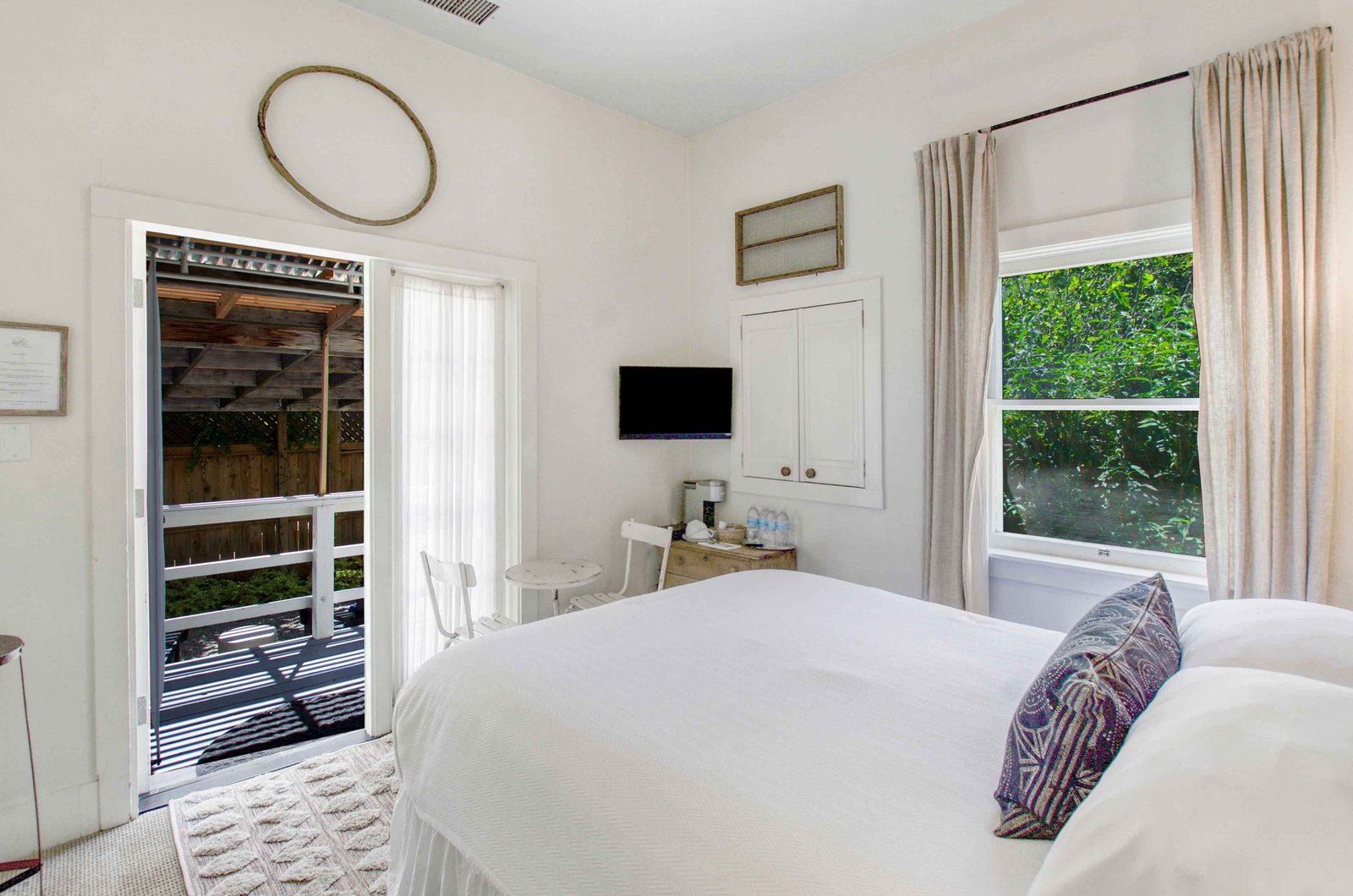 jasmine room main bed view
