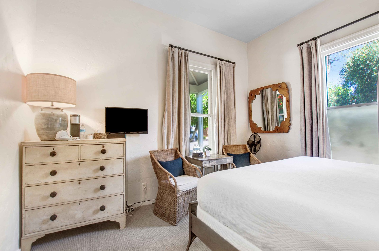 rose garden room main bed